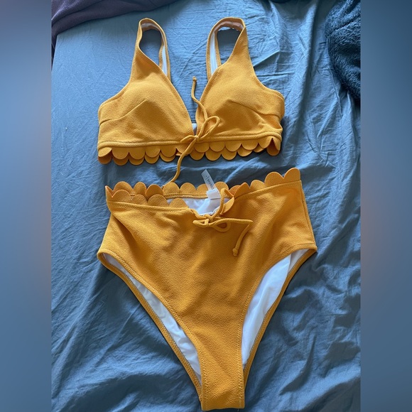 Cupshe high waisted bikini - Picture 1 of 1